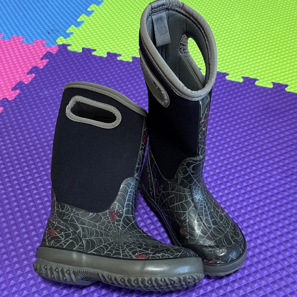 Bogs Black Spider Web Winter Boots Youth 13
